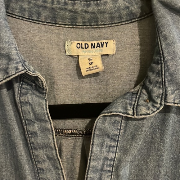 Blue half button down with pockets - Picture 3 of 4